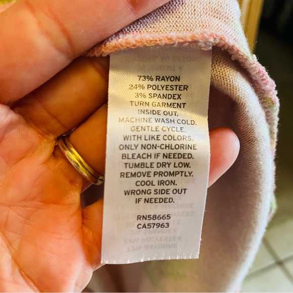 ⭐️ B.P. Pink Pilled Soft Strawberry Print Pullover - Picture 5 of 5